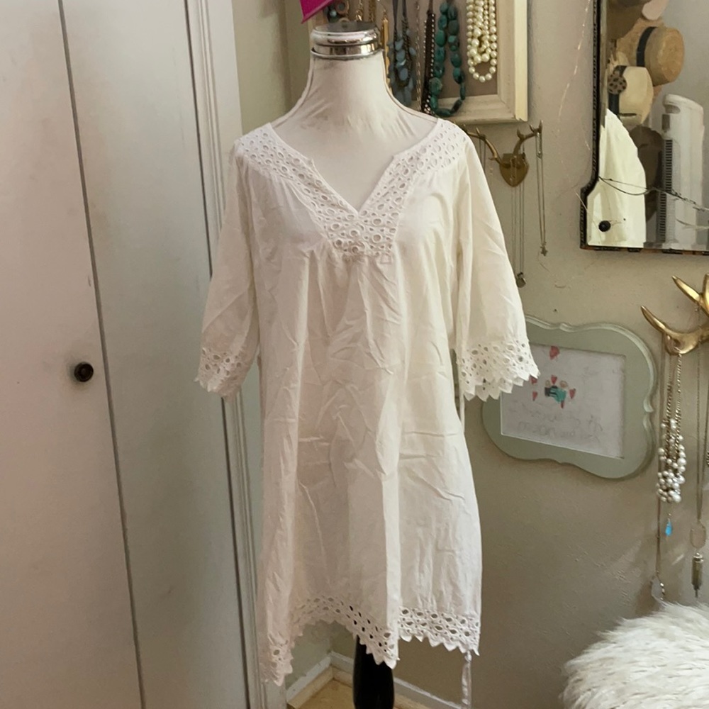 Old Navy Embroidered White Shift Dress